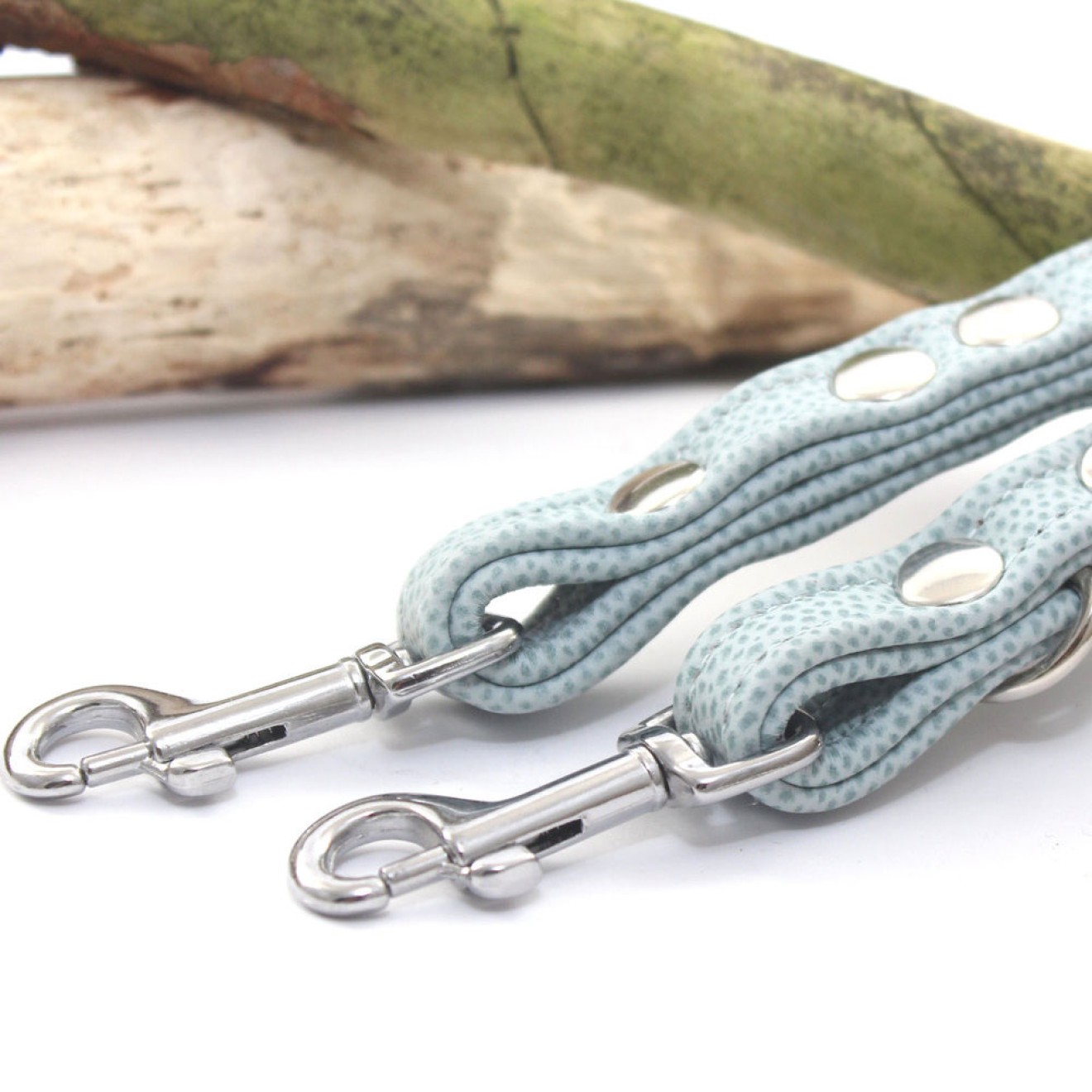 Fell-Hundehalsband Alpenlook mit Kühen & Edelweiß hellblau