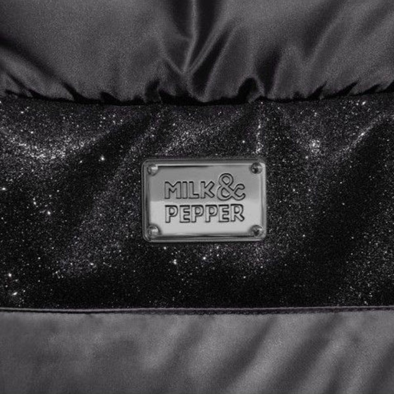 Ultraleichte Hundetasche CAPSULE black Milk & Pepper