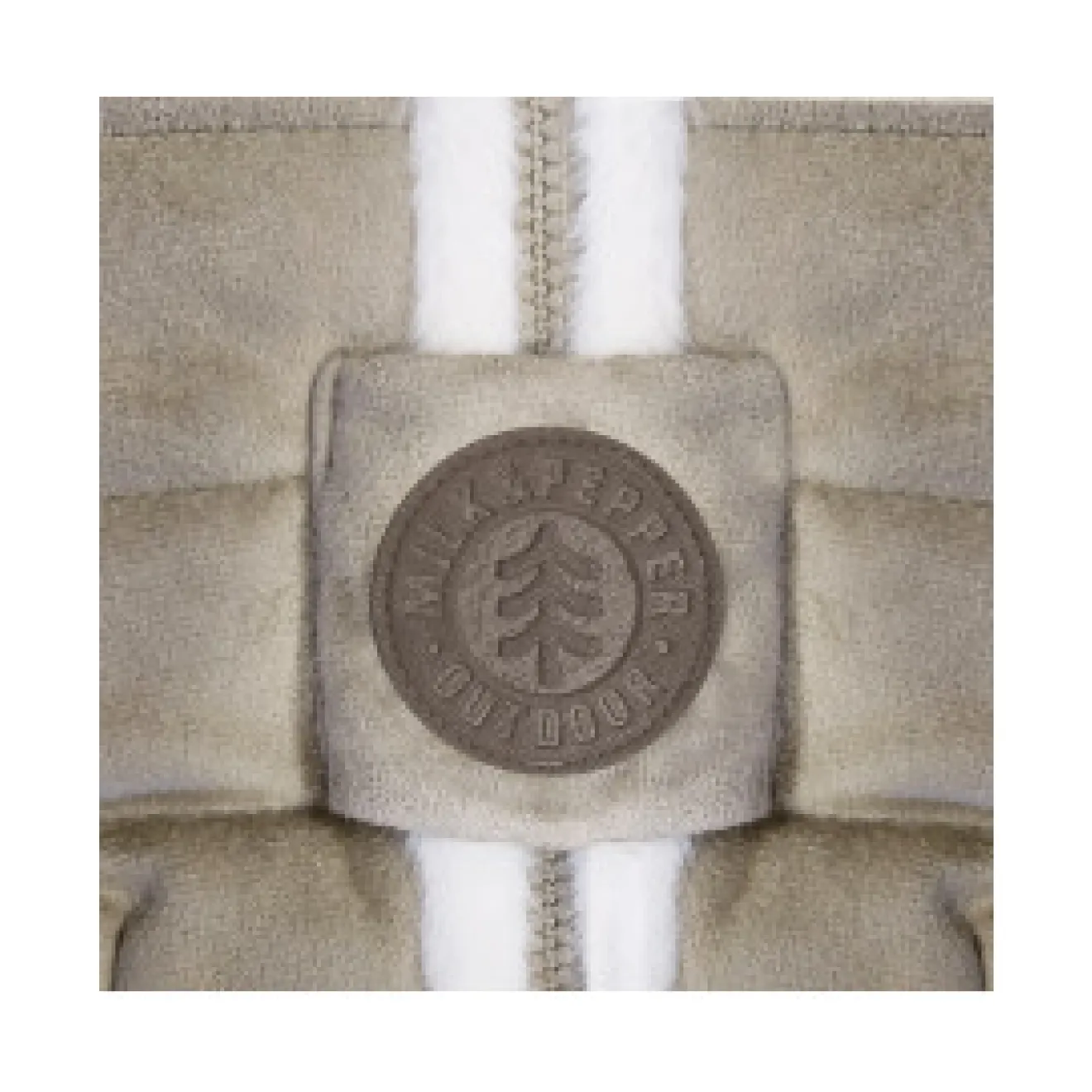 Wintermantel INGVAR für Hunde mit Geschirr von Milk & Pepper