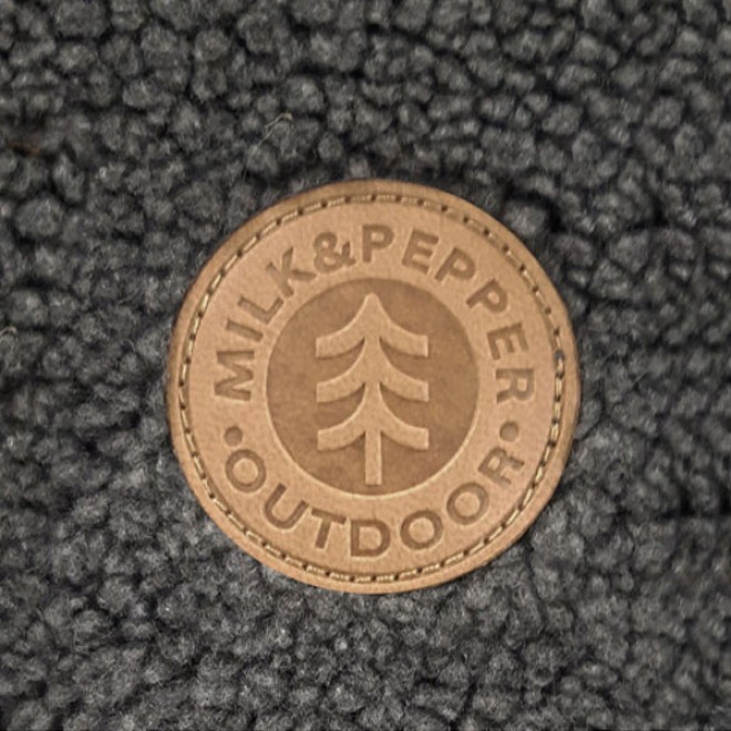 Milk & Pepper gefütterter Hundehoodie Elliot auch für Mops & Bully