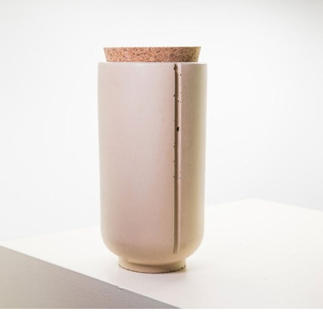 Handgefertigte Leckerlidose für Hunde camel-beige groß